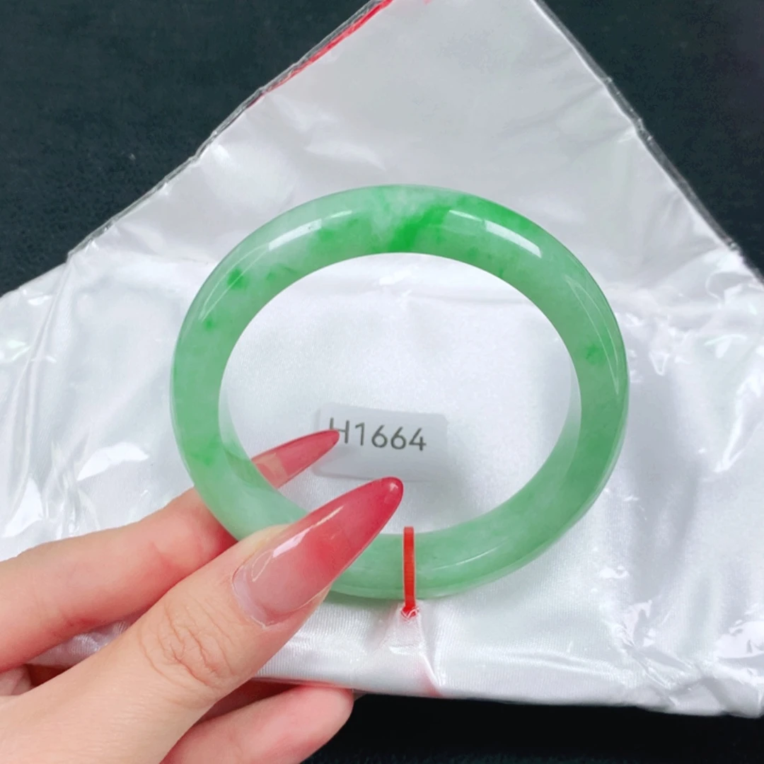 翡翠未镶嵌手镯天然翡翠手镯04