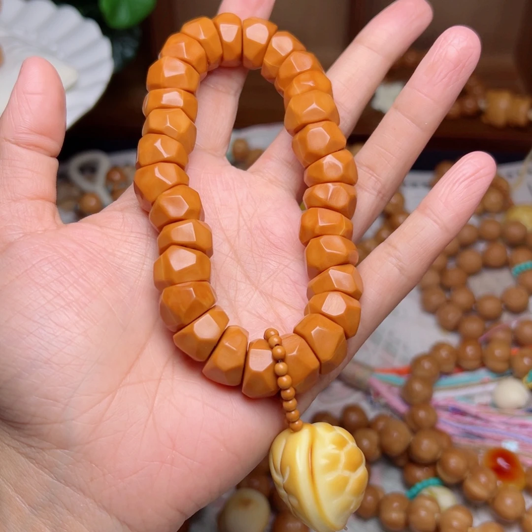 猴头核桃吊坠大肠手持