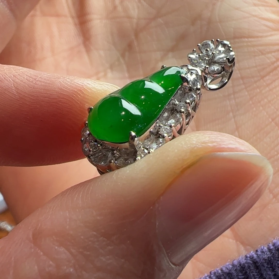 颈饰18K金镶嵌翡翠缅料天然翡翠A货