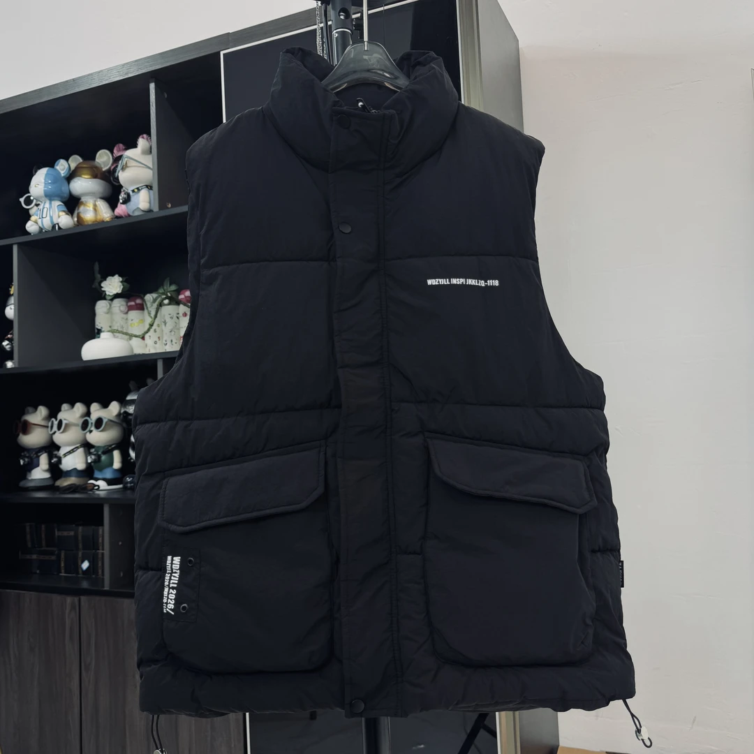 中大童WD字母大口袋云绒杏黑马甲8014