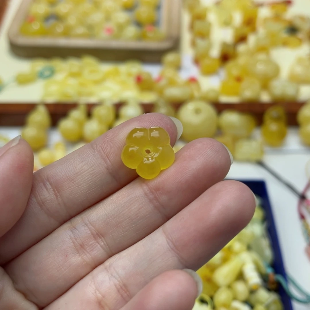 【闪购商品】蜜蜡裸石未镶嵌配饰