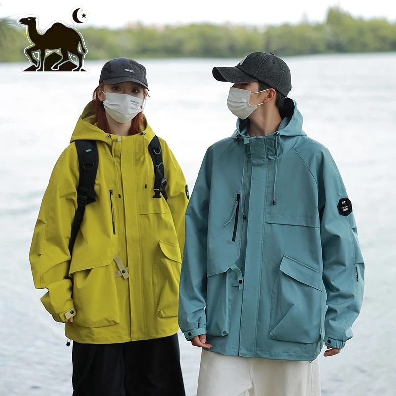 东方骆驼户外运动休闲冲锋外套男女同款透气防水防风情侣潮流夹克