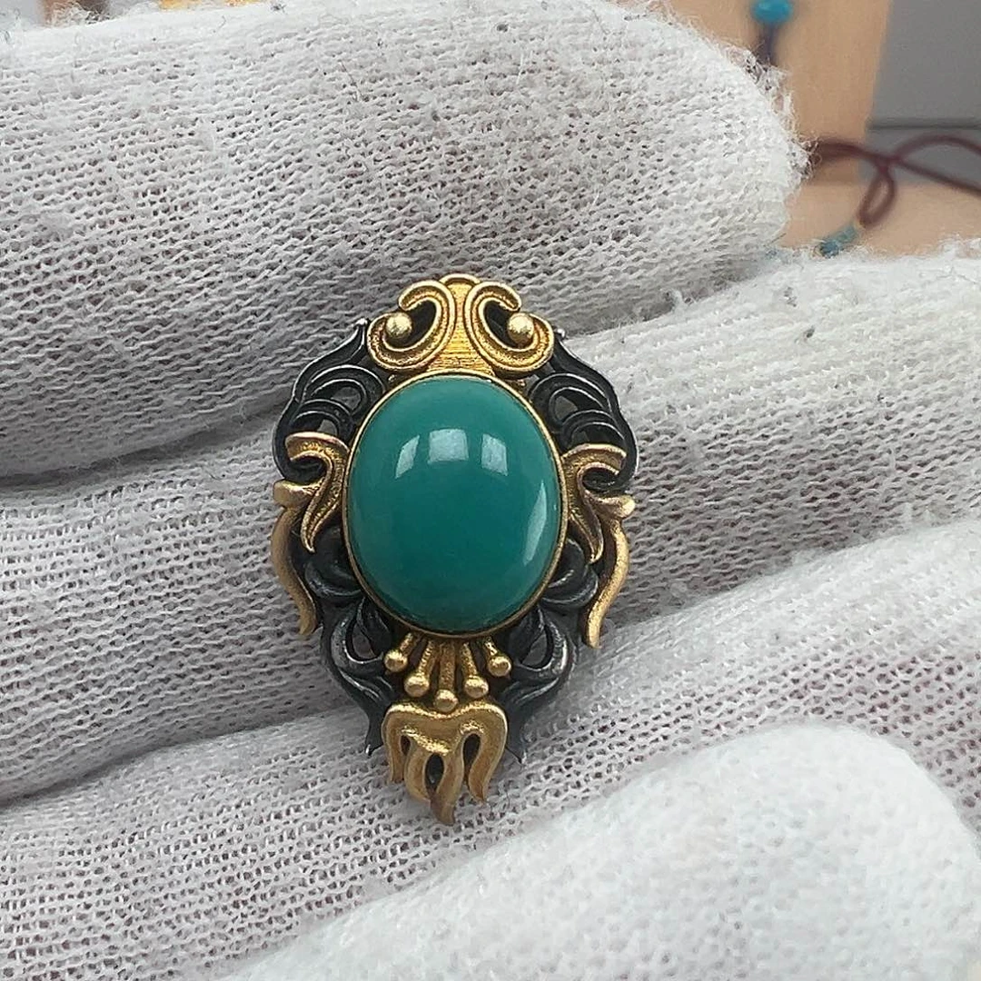 绿松石18K金镶嵌珠宝奇石背云，4g