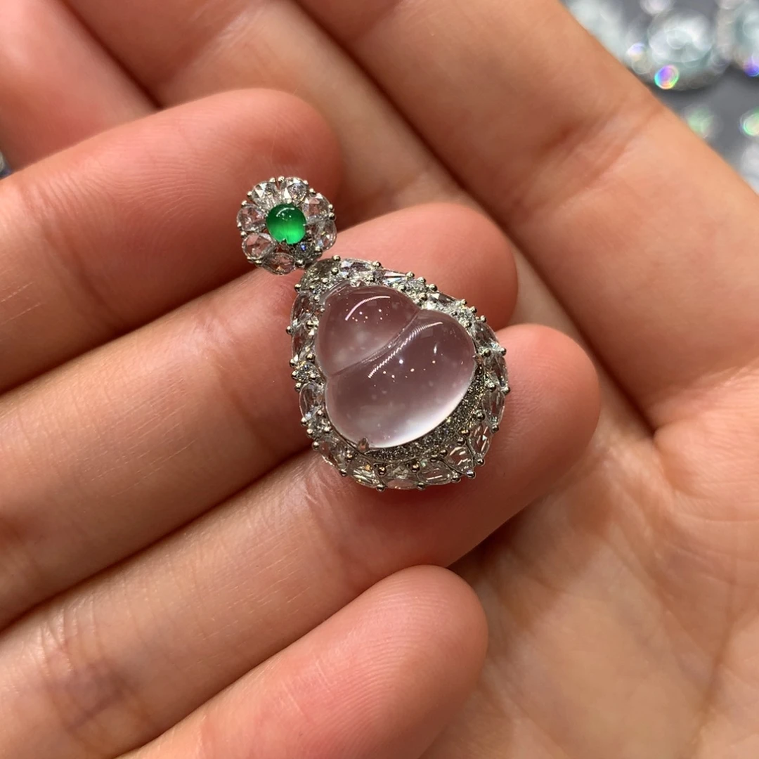 翡翠颈饰18K金镶嵌吊坠