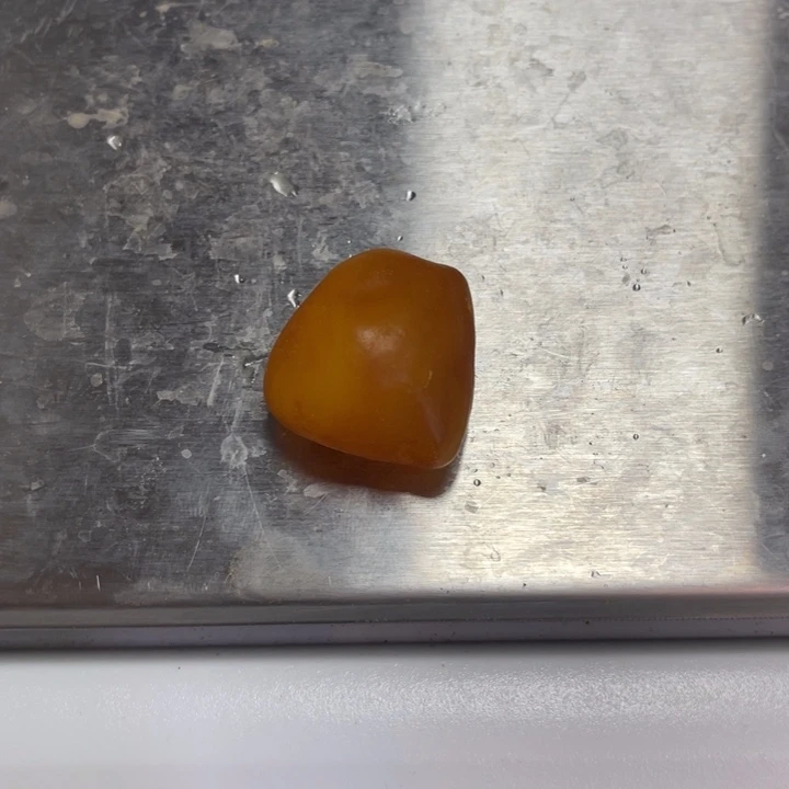 定制蜜蜡未镶嵌裸石