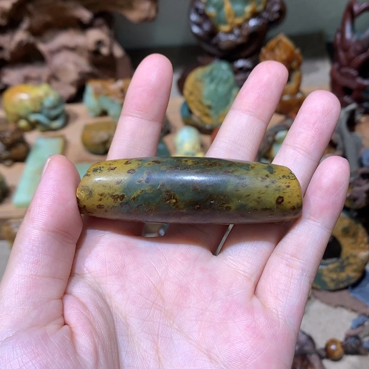 未镶嵌岫岩河磨玉（透闪石质玉）挂件