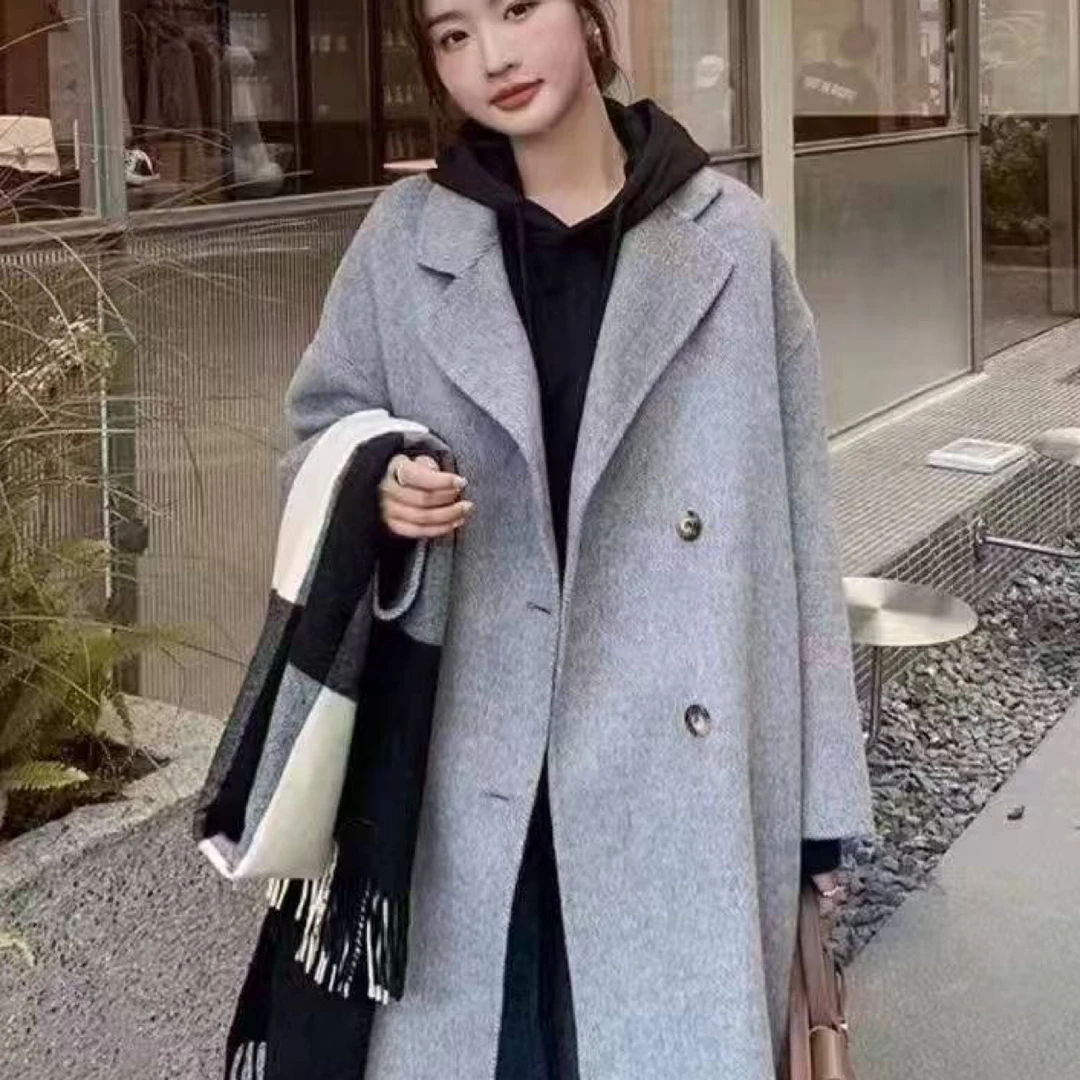 氛围感轻奢羊驼毛长款大衣适合秋冬季节