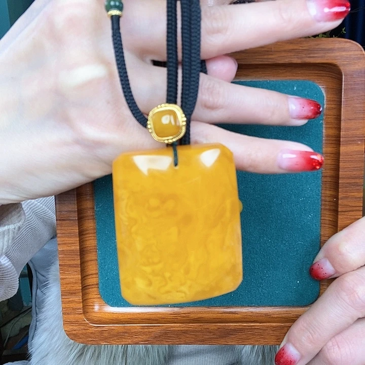 蜜蜡颈饰未镶嵌吊坠