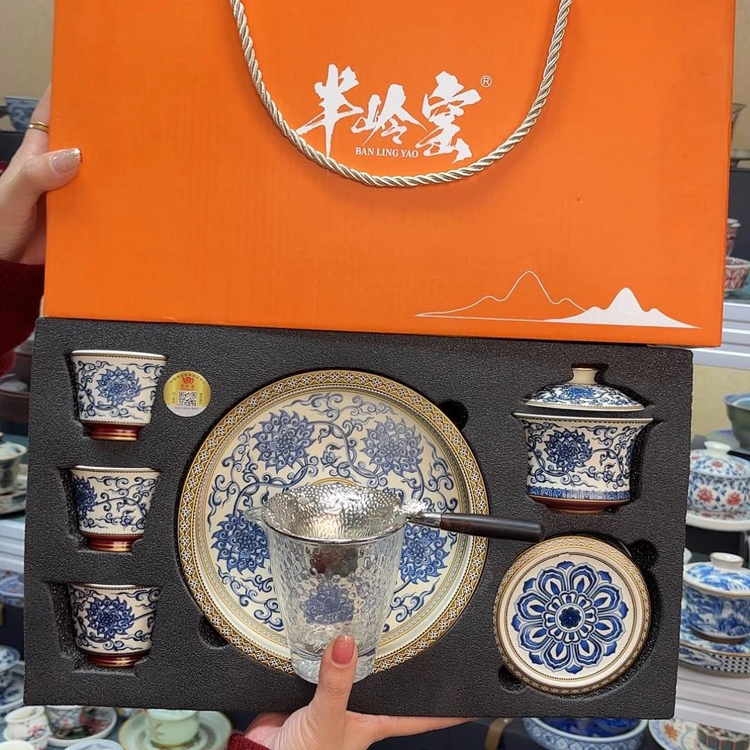 盖碗里的水煮熟后再