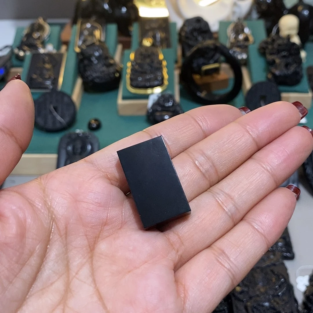 蛇纹石玉颈饰未镶嵌陈*军