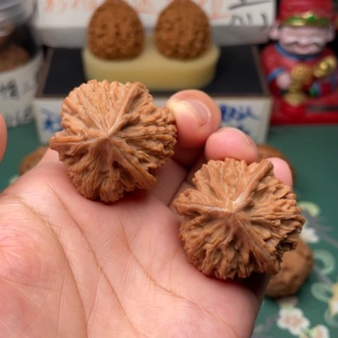 【闪购商品】文玩核桃把件36全品文山三棱