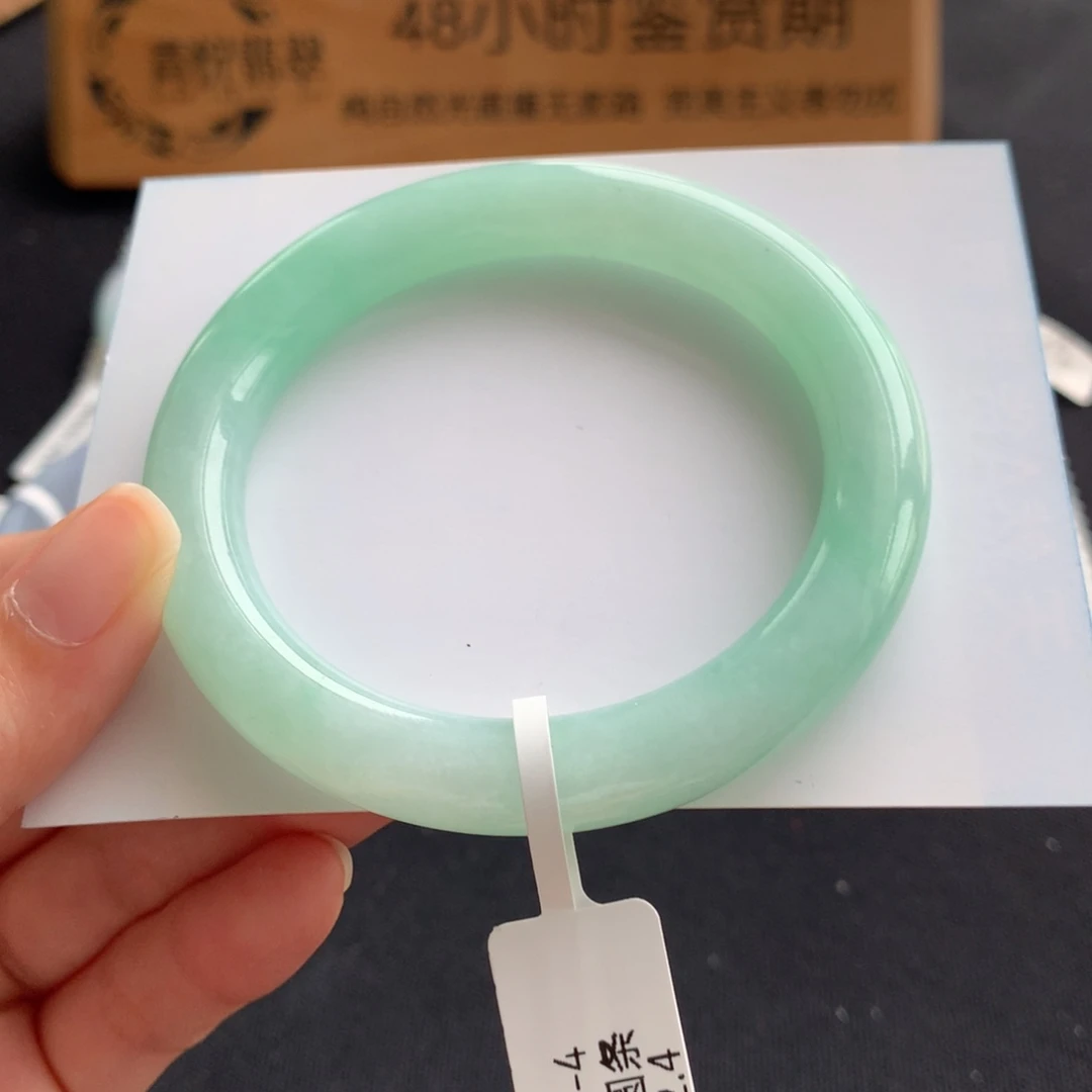 翡翠未镶嵌手镯翡翠