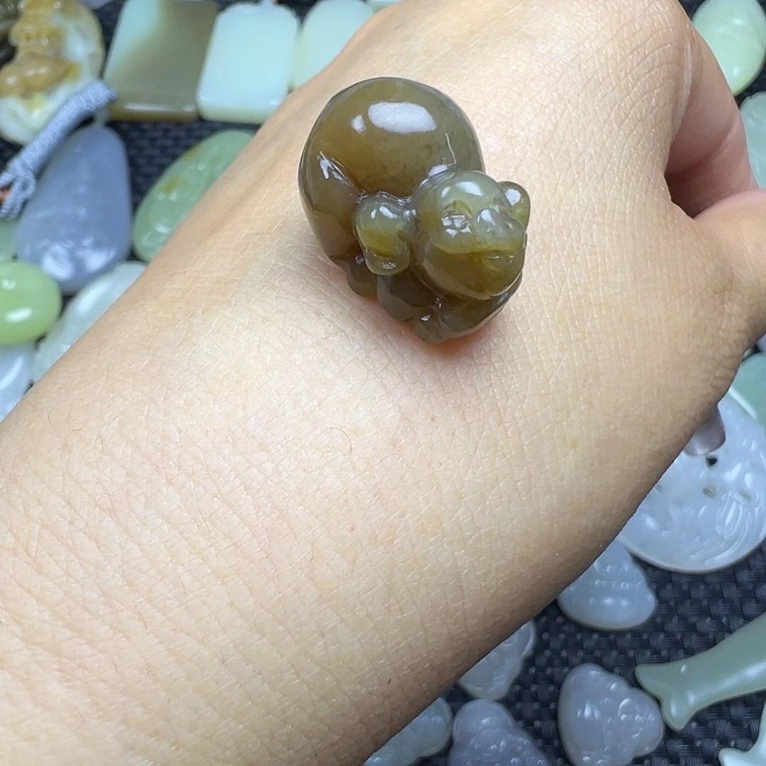 和田玉未镶嵌颈饰卡22（买断价，不退不换）