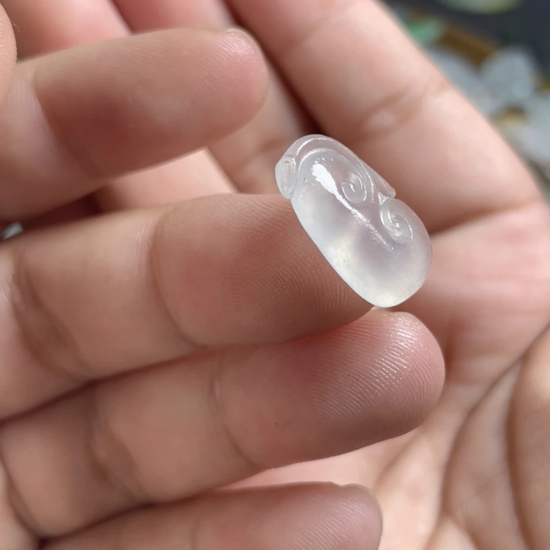 定制翡翠未镶嵌如意