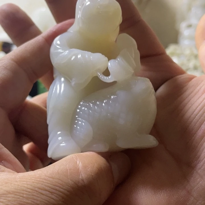 和田玉未镶嵌挂件