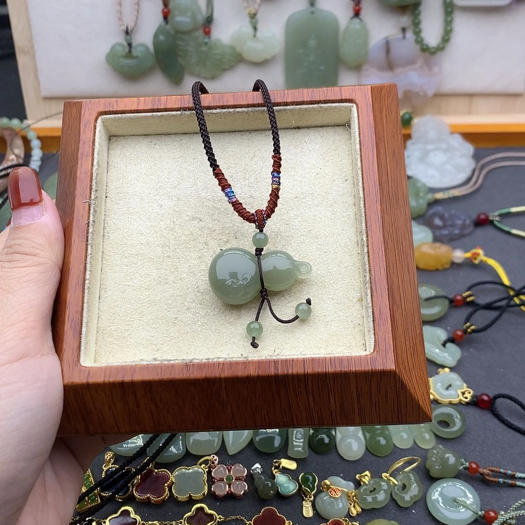 和田玉吊坠(不含链)未镶嵌