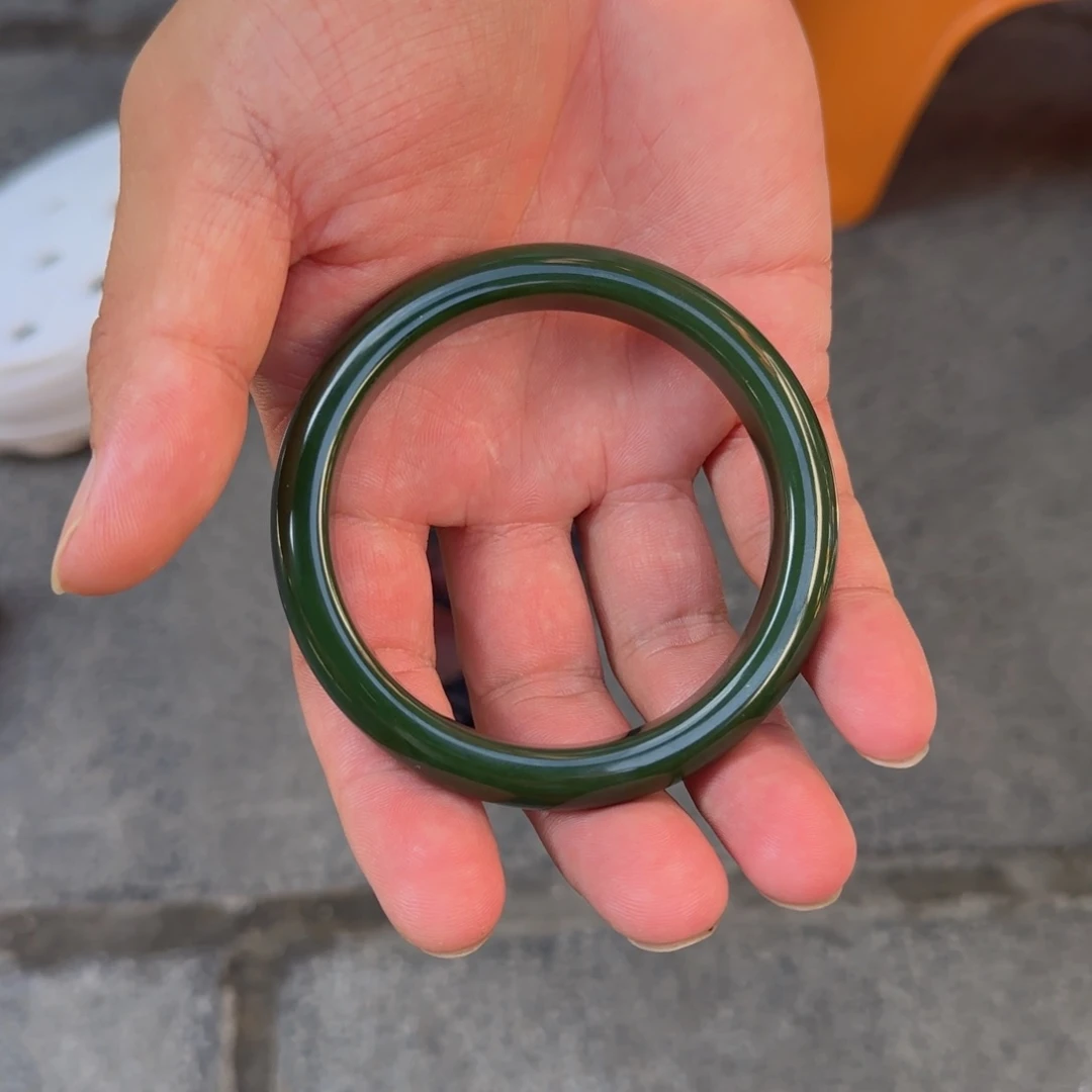 和田玉手镯未镶嵌俄碧62