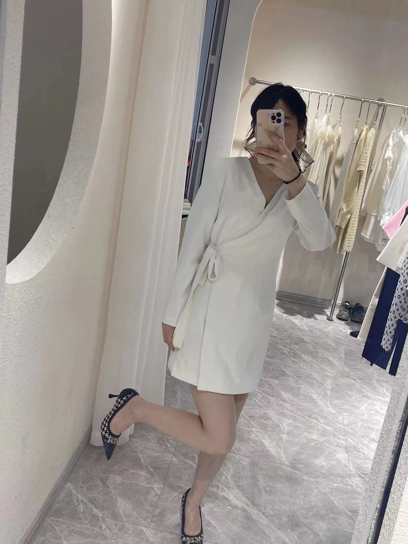 春季褶皱静奢风高弹力法式连衣裙