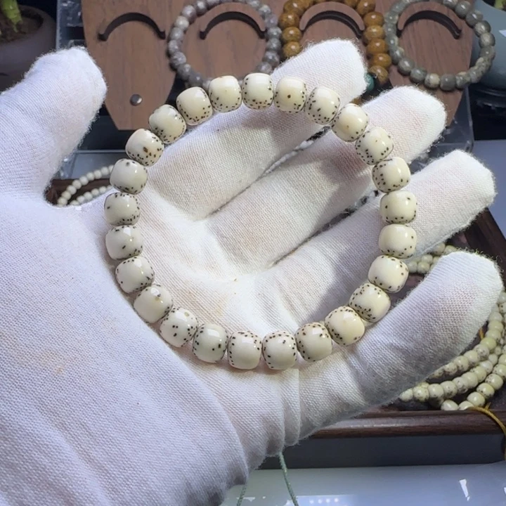 星月菩提手串通体留白