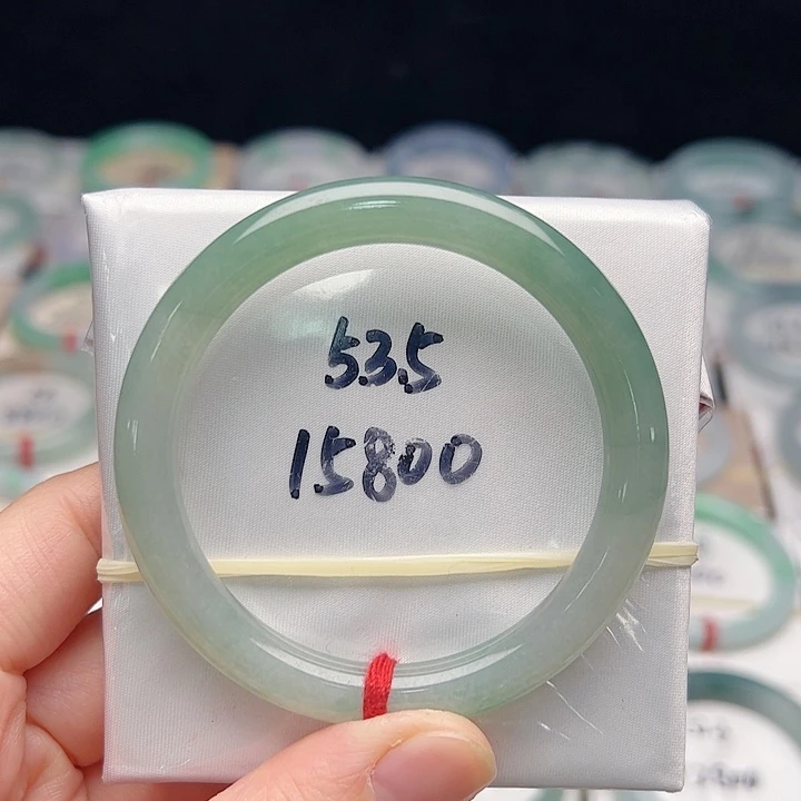 翡翠未镶嵌手镯A货