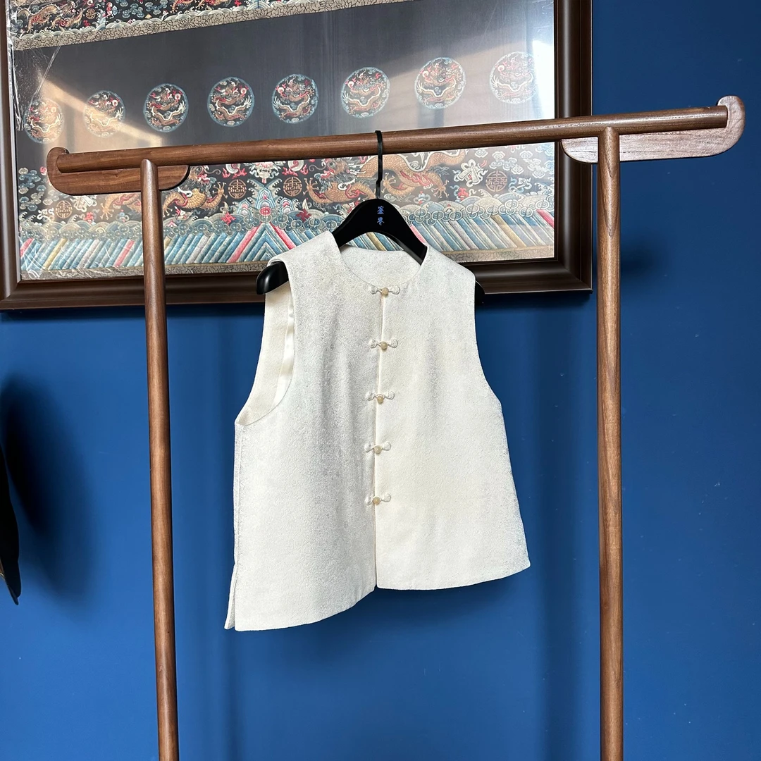 上海鉴界收藏正绢雾白新中式羊绒内胆奢华特价棉马甲