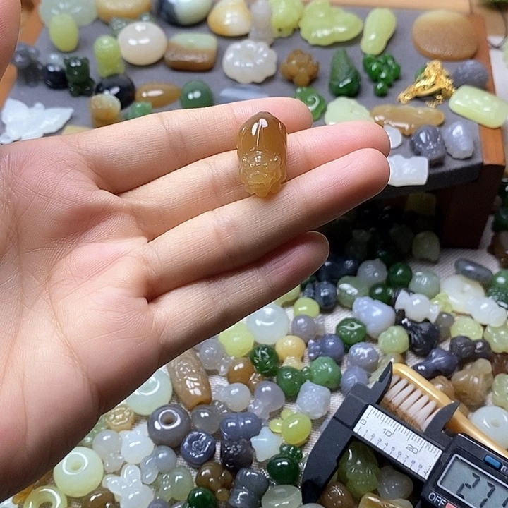 未镶嵌和田玉挂件貔貅