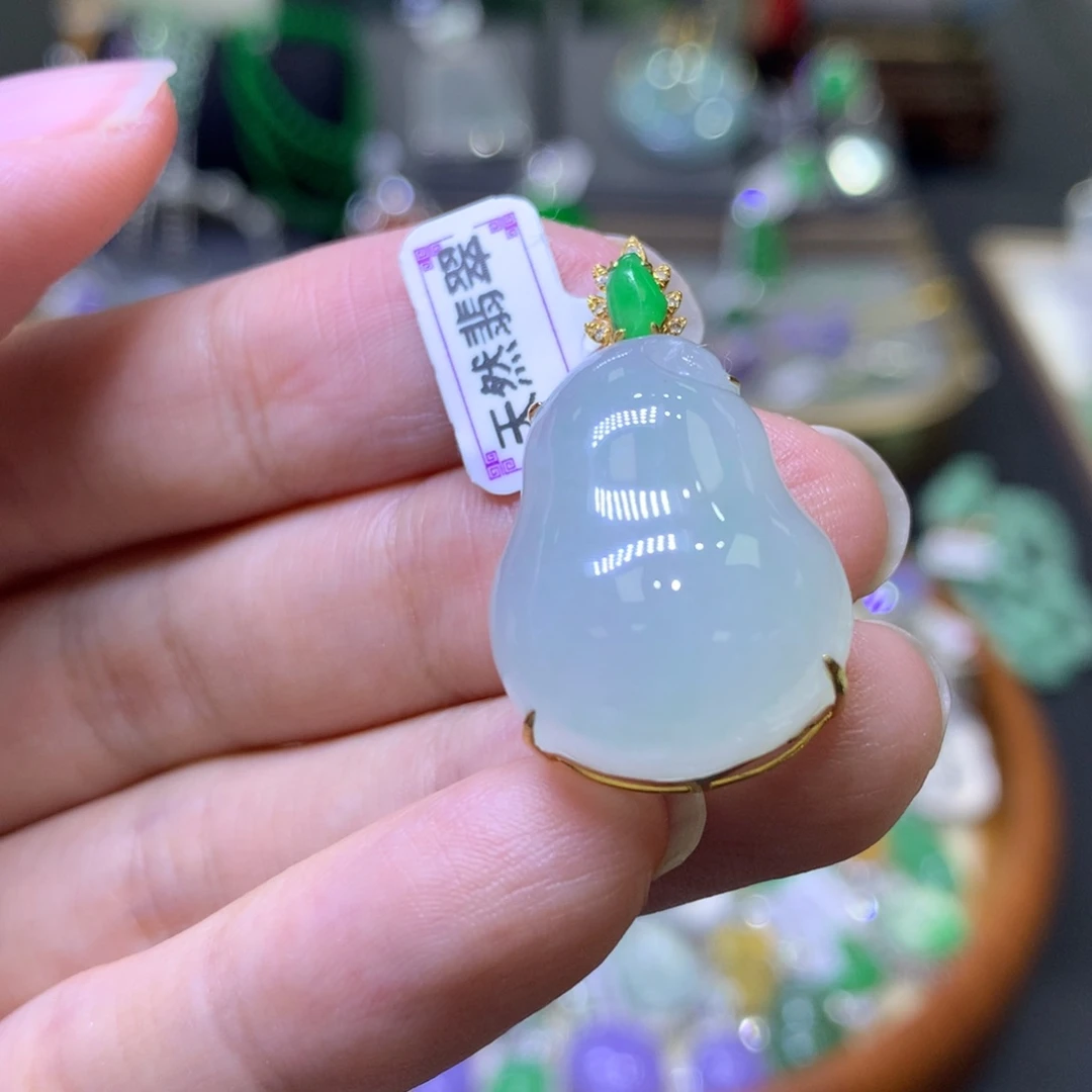 翡翠18K金镶嵌颈饰翡翠吊坠项链