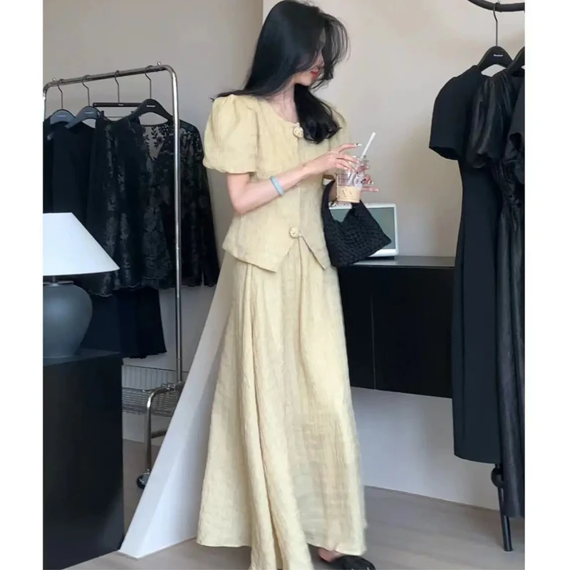 【24059】薄款简约风法式泡泡袖休闲小衫+半身长裙套装