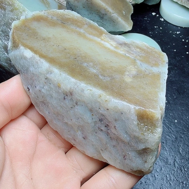 未镶嵌和田玉（糖玉）珠宝奇石