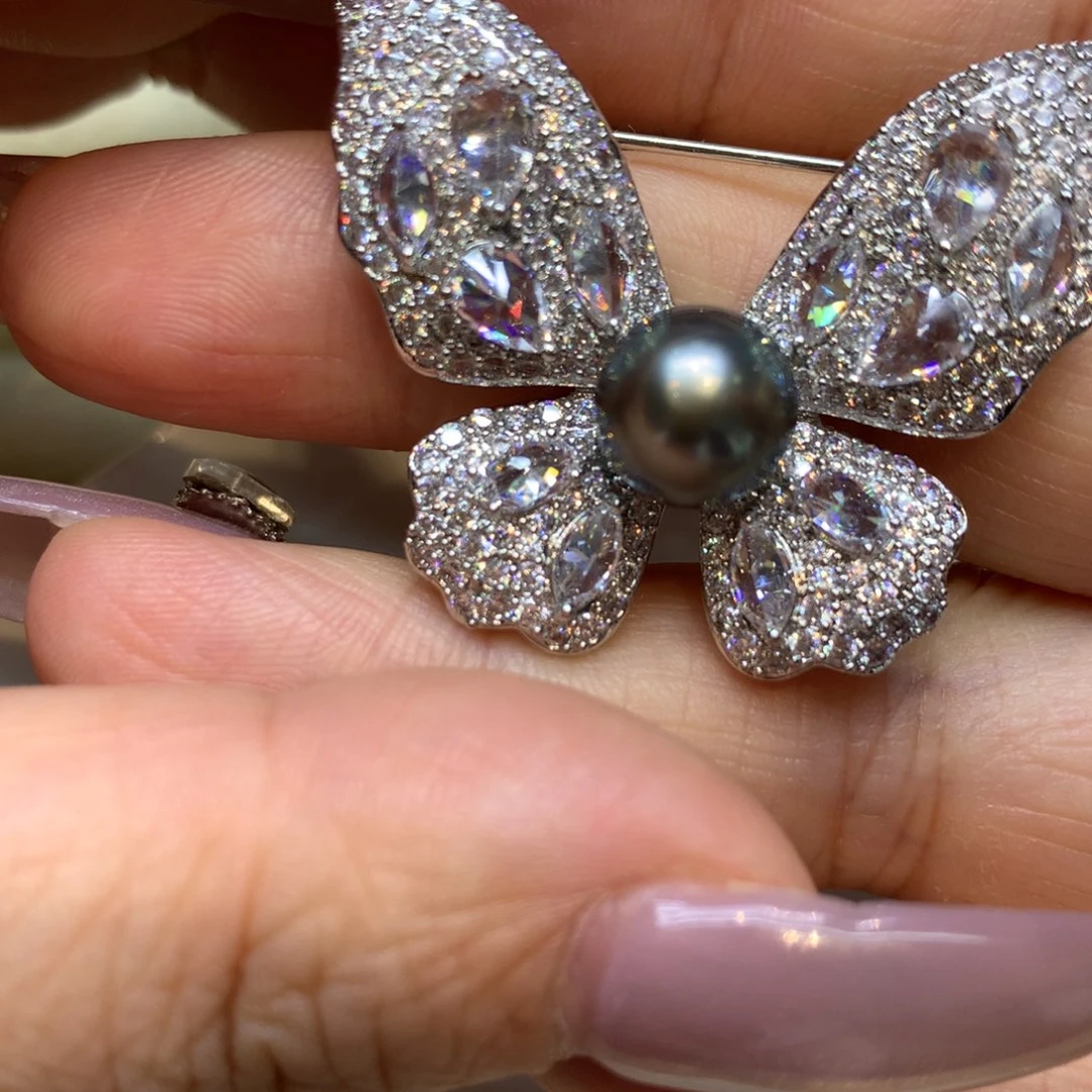 未镶嵌胸饰海水珍珠