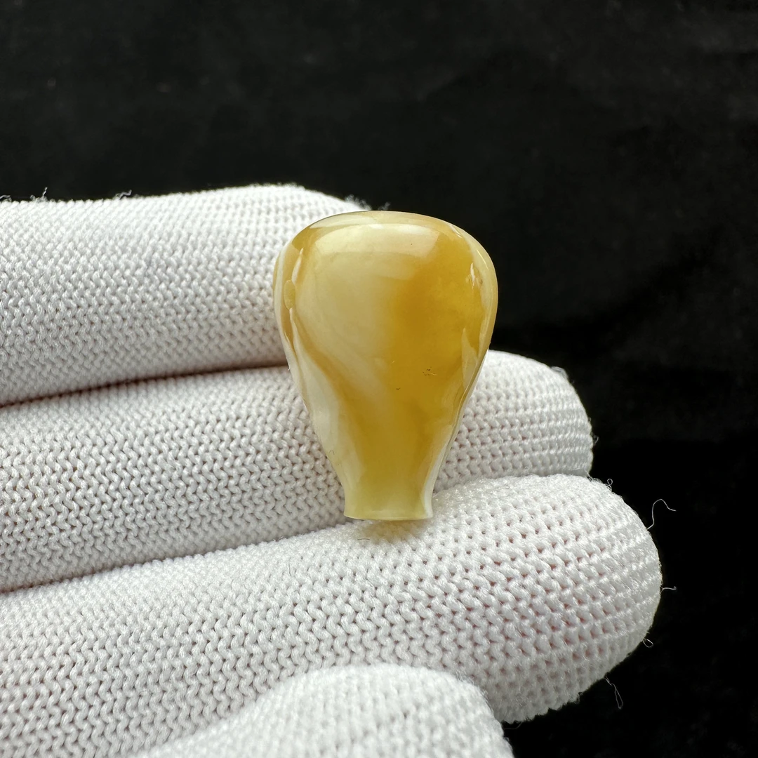 R4478天然原矿蜜蜡 妖花三通 17*24mm 150克价