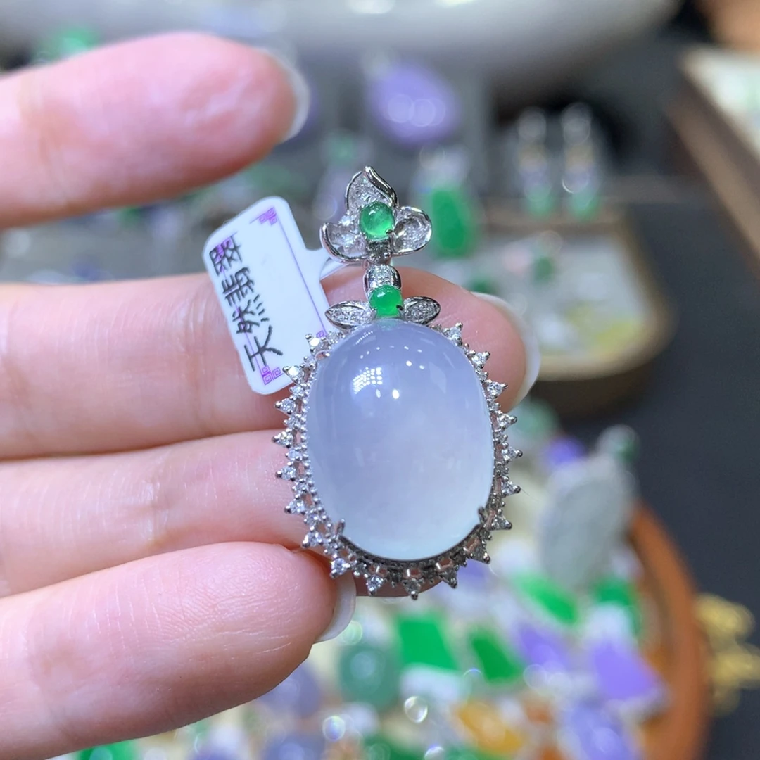 【闪购商品】翡翠颈饰18K金镶嵌翡翠吊坠项链