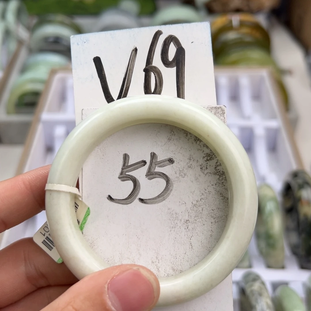 岫玉手镯未镶嵌天然岫玉