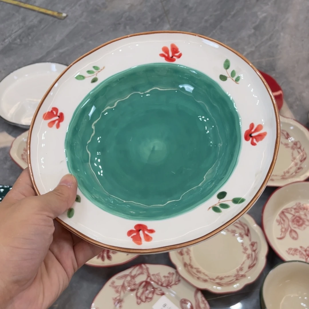 陶瓷微瑕餐具介意勿拍，满18飞！