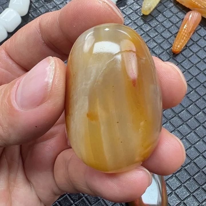 石英质玉（黄龙玉）颈饰未镶嵌闹*