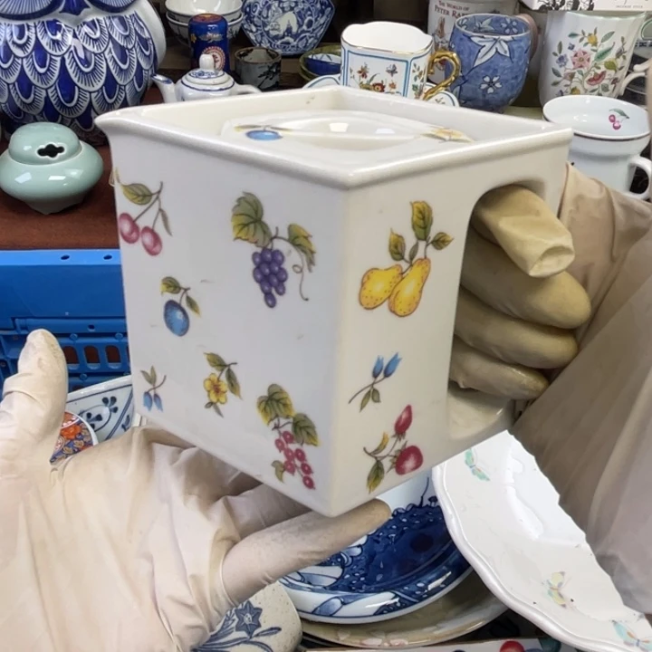 他家瓷器真美…开播了