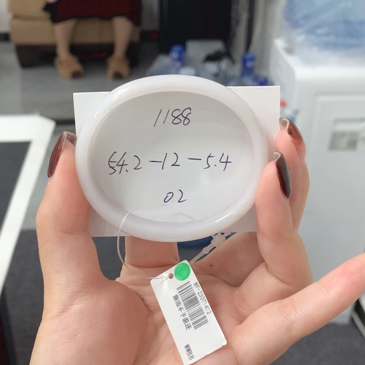 翡翠未镶嵌手镯02