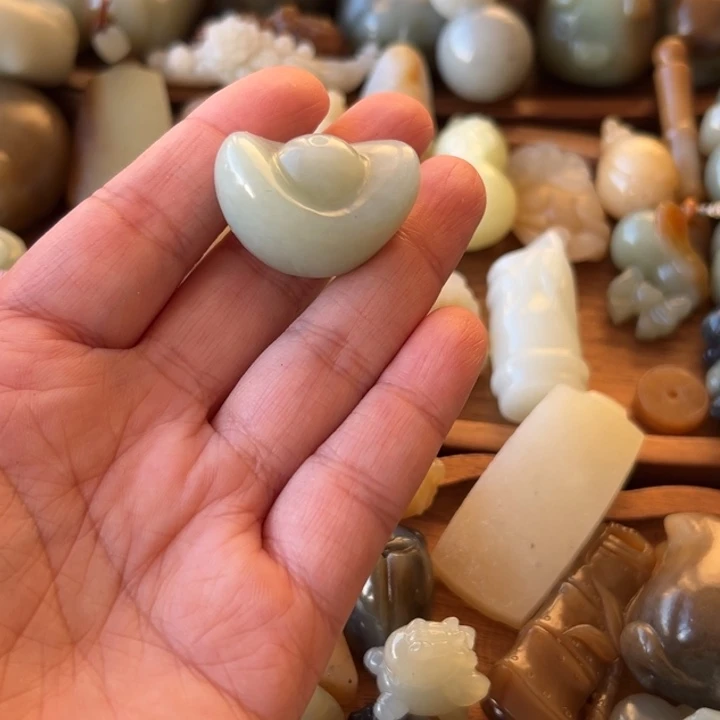 颈饰未镶嵌和田玉