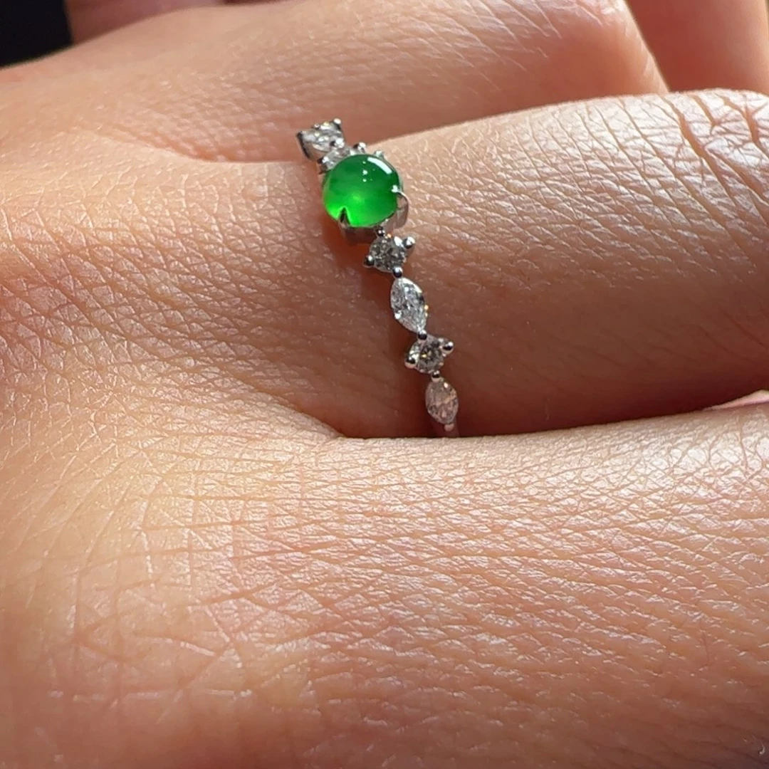 18K金镶嵌戒指翡翠缅料天然翡翠A货