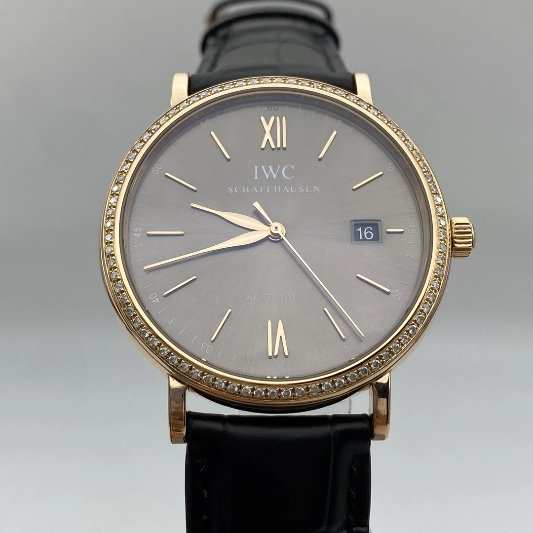 95新 IWC/万国 万国 红60 18K 后镶钻 表径：40mm