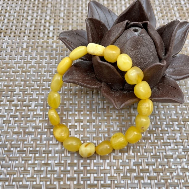 蜜蜡手串随型10mm