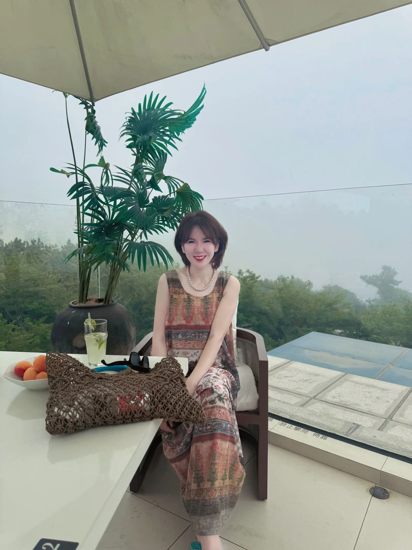 木子静-「阿吉泰」度假风高级后开叉背心棉绸连衣裙（定位款）-B