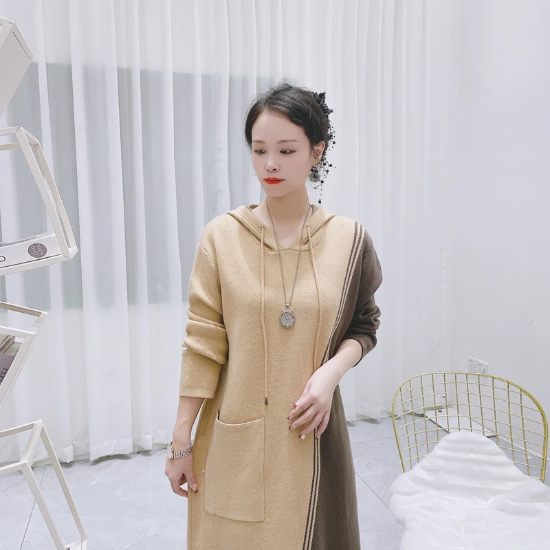 6116[流光曲线]优雅咖色双拼连帽秋冬连衣裙