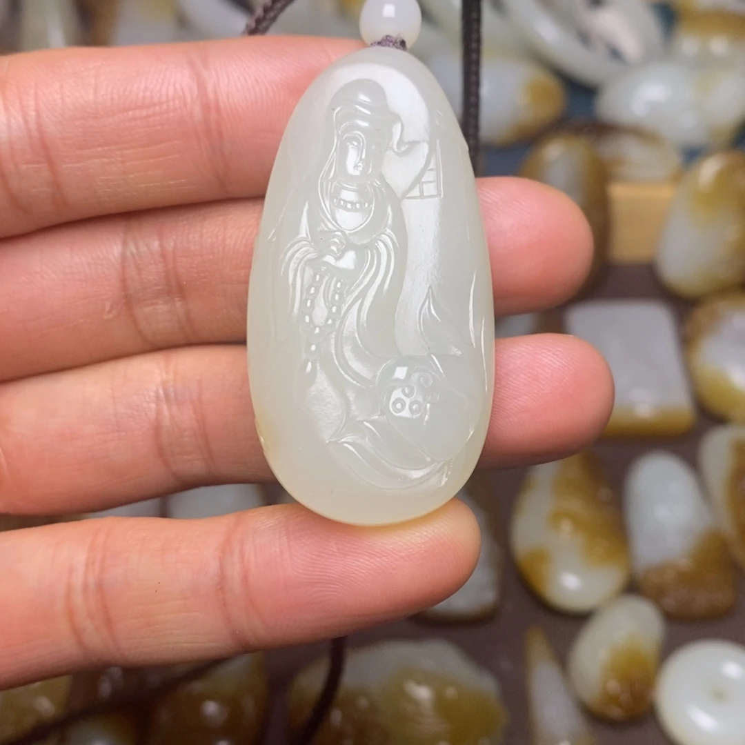 和田玉（糖玉）未镶嵌颈饰