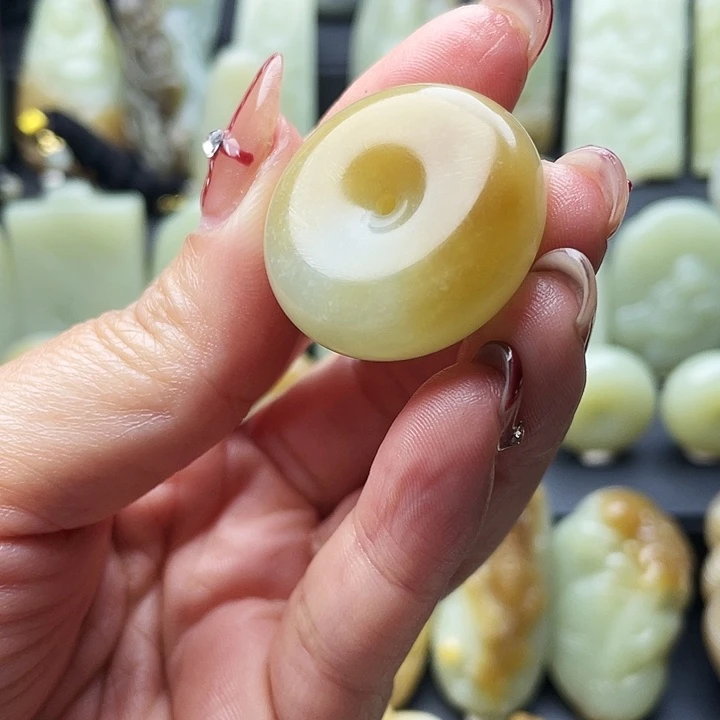 和田玉（糖玉）未镶嵌颈饰