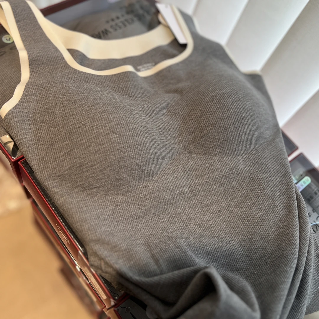 HEXU  热皮儿螺纹一体打底背心（带杯垫）