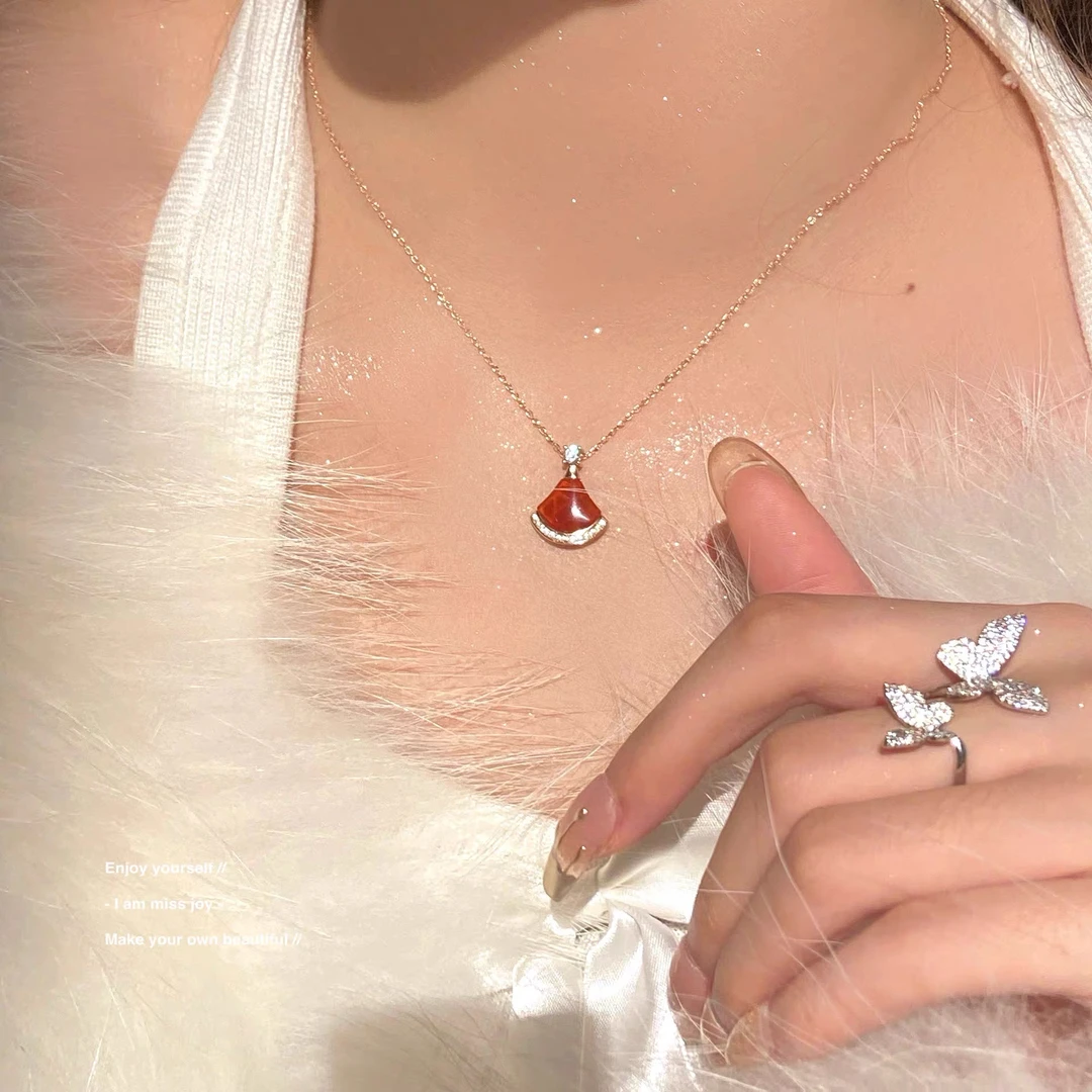 钛钢项链 红色小裙子项链203