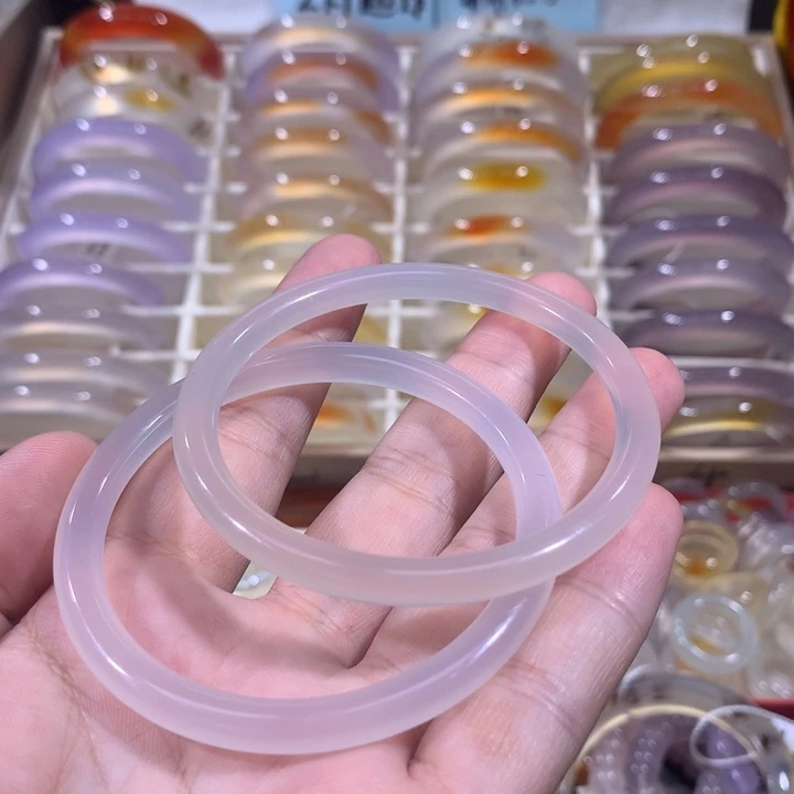 玛瑙/玉髓手镯未镶嵌