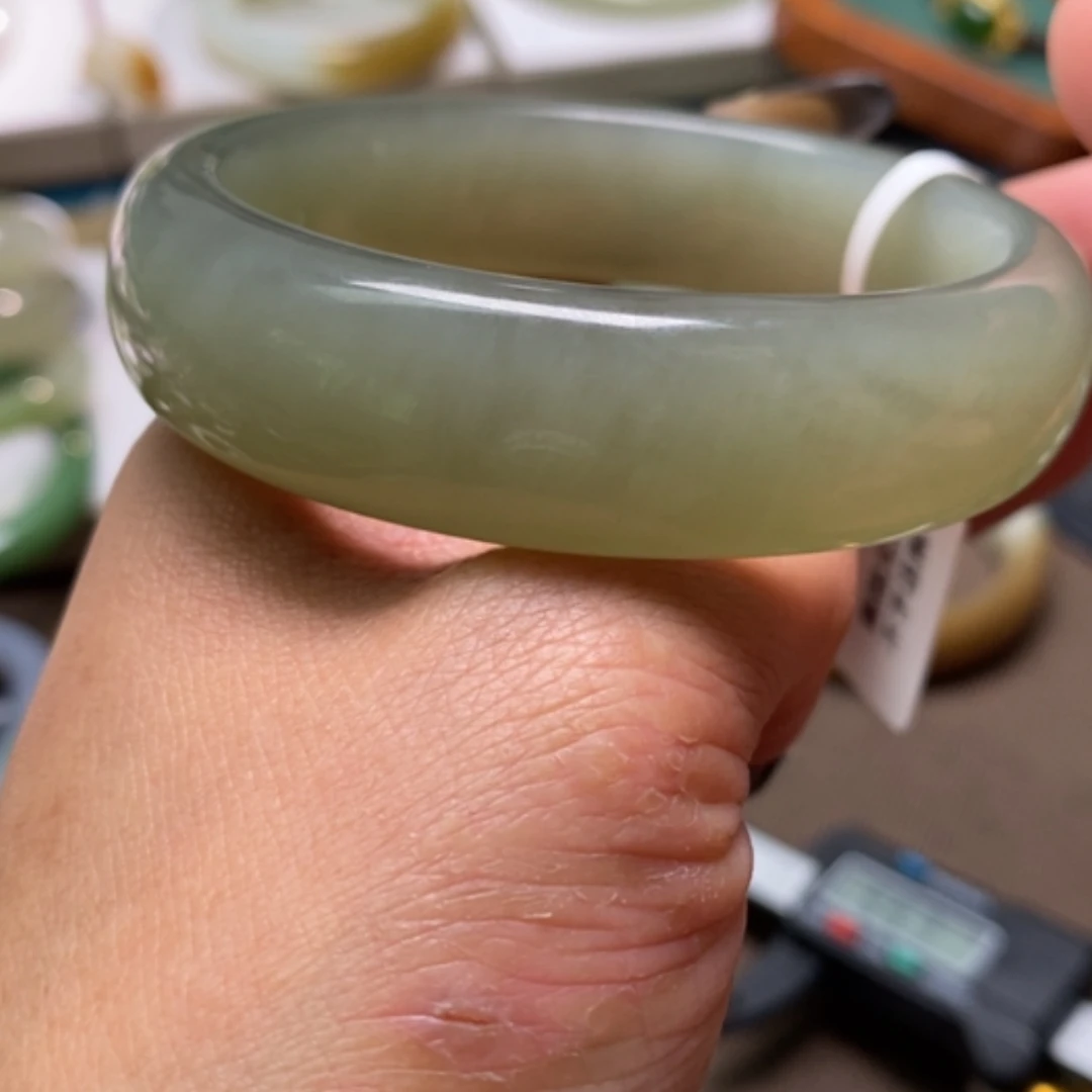 【闪购商品】和田玉手镯未镶嵌