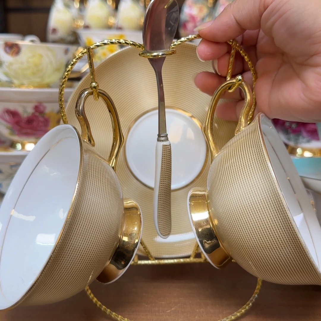 45%以上骨粉骨瓷金色两杯碟送杯架快递装